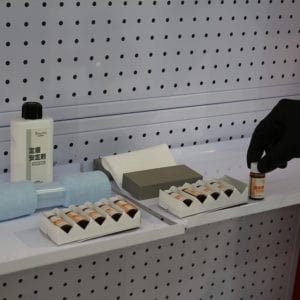 Нанесение антидождя