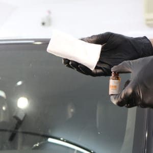 Нанесение антидождя