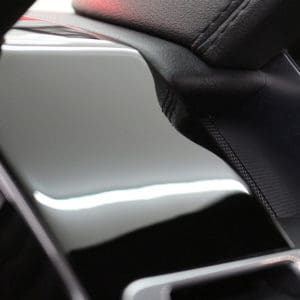 Полировка в салоне автомобиля