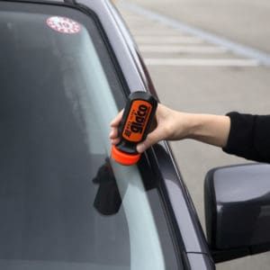 Нанесение антидождя