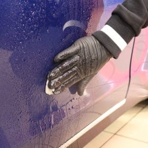 Очистка кузова пластилином