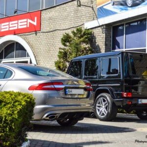 V12 Detailing Beauty Car Garage