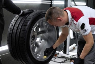 нанесение кварцевого состава на колесо