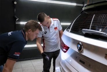 проверка работу студента в школе детейлинга