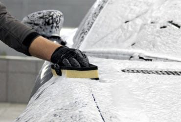 Губка собирает пену