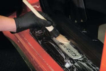 Чистка дверного проёма