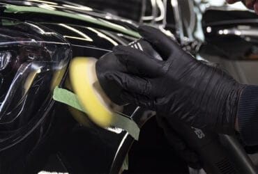 удаление поврежденного слоя лакокрасочного покрытия