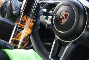 Чистка кожи в салоне автомобиля