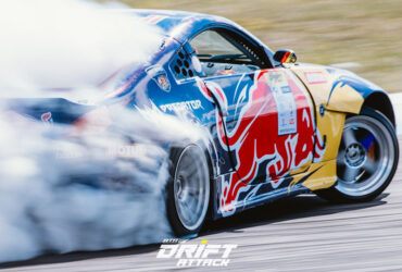 Дрифт с дымом на автодроме