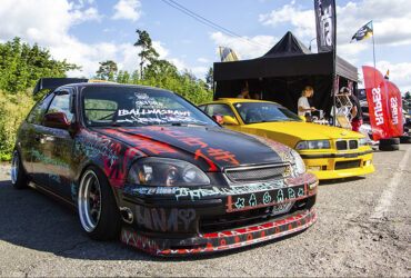 Гоночные автомобили на соревнованиях в Киеве