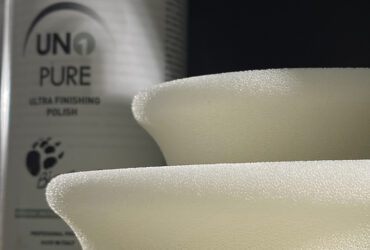 белые круги и паста UNO Pure
