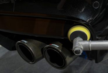 полировка области над глушителем