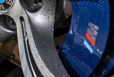 капли воды на дисках авто