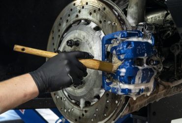 ручная чистка тормозных колодок и суппорта