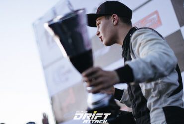 лидер гонок с кубком