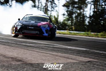 дрифт автомобиля на трассе RTR TimeAttack