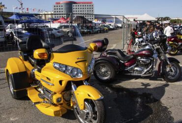 желтый гоночный мотоцикл