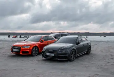 красная и черная audi