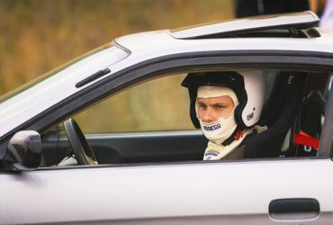 пилот гоночного автомобиля