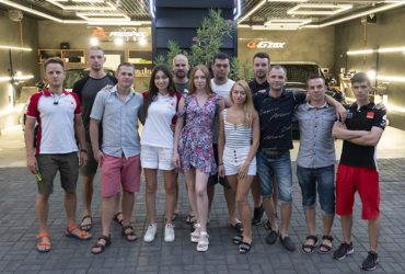 вся летняя группа школы детейлинга