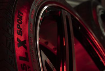 диски под ИК-лампами крупным планом