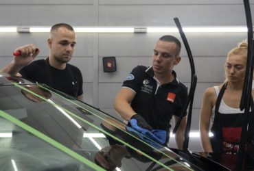 располировка защиты Glaco для стекол