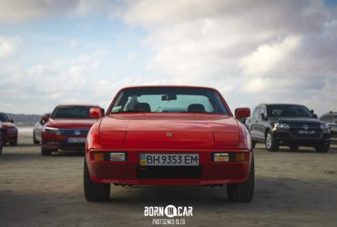 красный porsche