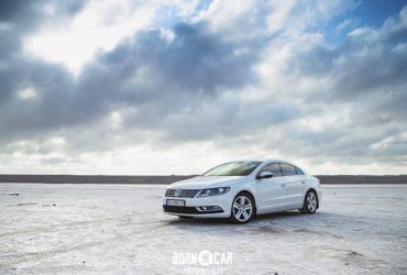 белый Volkswagen