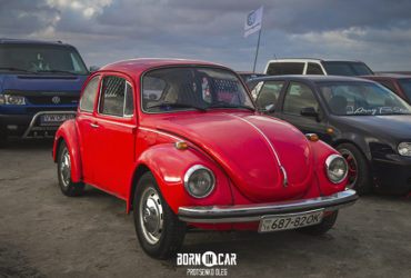 красный Volkswagen