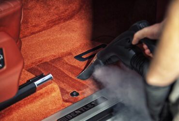 чистка салона из алькантары