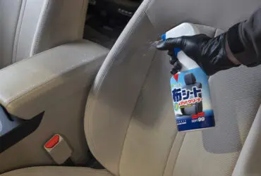 чистка сидений средством Fabric Seat & Mat Cleaner