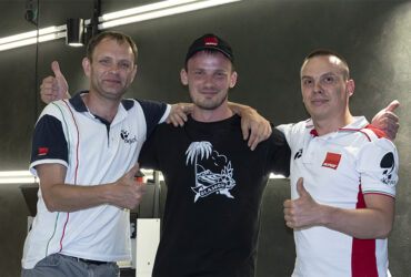 студент третьей группы с инструкторами