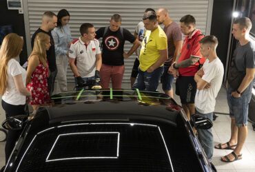 четвертая группа школы CDL с инструктором